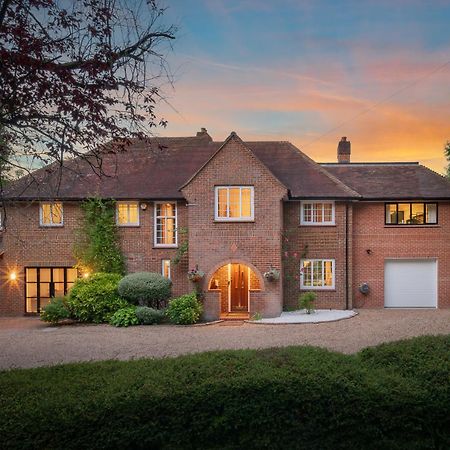 Westleigh Hotel Ashtead Exterior foto
